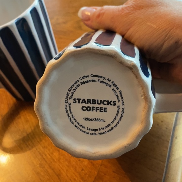 RARE STARBUCKS. Set of 2! Beautiful 2008 mugs in Navy Blue/White Stripes - Picture 5 of 10